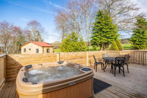 Breckland House with Hot Tub